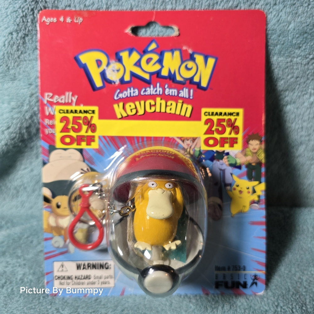 NIB Vintage 1999 Basic Fun Catch 'Em All Pokémon Psyduck Pokeball Keychain.